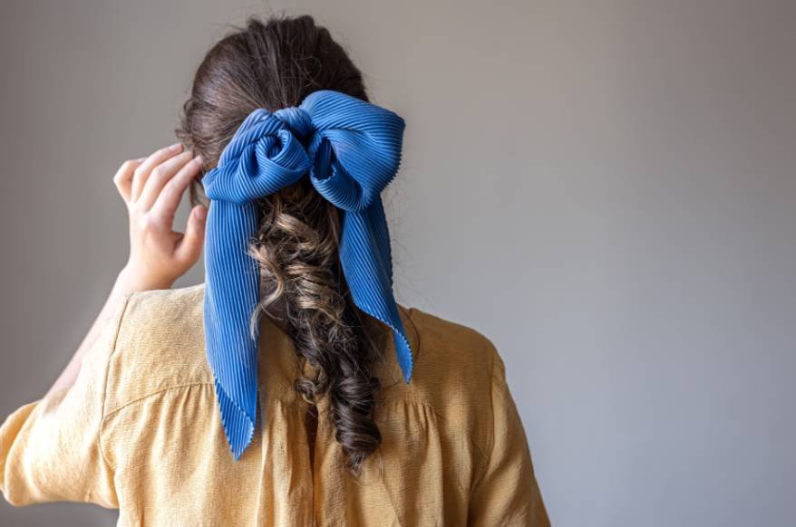 How to Choose Accessories Without Damaging Your Hair