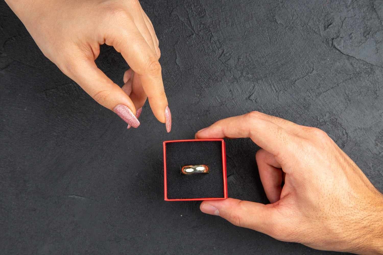 Why US Brides Love Oval Hidden Halo Engagement Rings